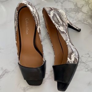 Calvin Klein Black Leather Snakeskin Heels 👠